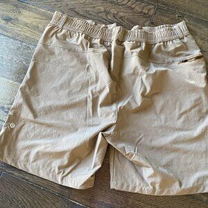 lululemon Men's Brown Size XL shorts with zip pocket